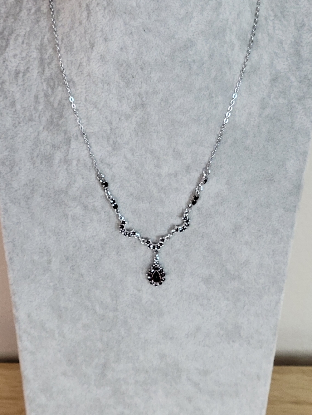 Gorgeous Garnet "Y" Necklace - Picture 2 of 8